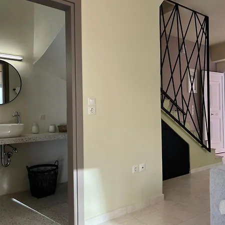 Athanasia's Loft * أرغوستولي